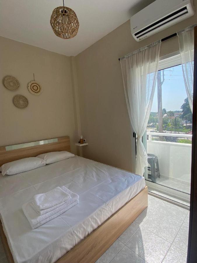 Sun & Sea Apartment Nea Iraklia Exterior foto
