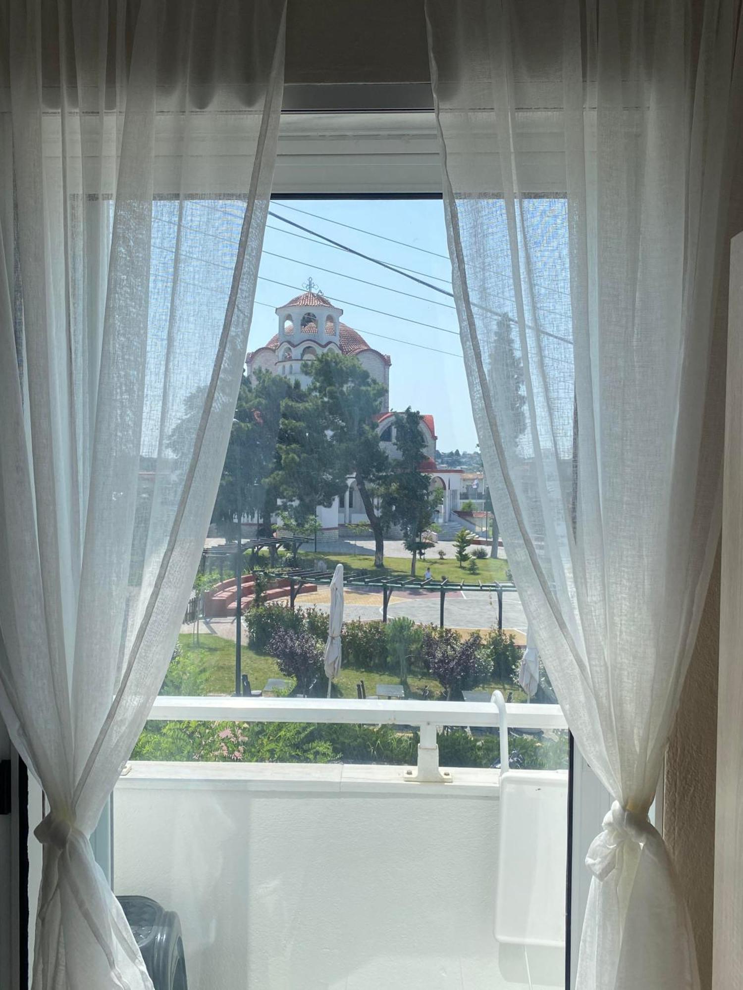 Sun & Sea Apartment Nea Iraklia Exterior foto