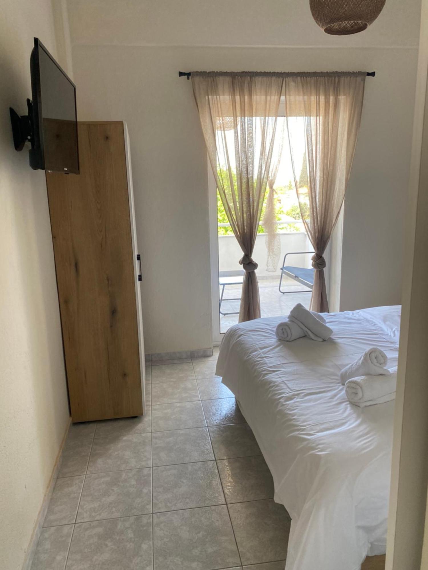 Sun & Sea Apartment Nea Iraklia Exterior foto